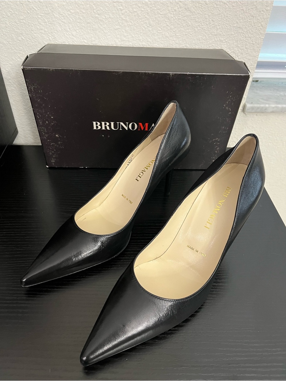 Bruno Magli Black Leather Pointed-Toe Stiletto Pumps Size 39